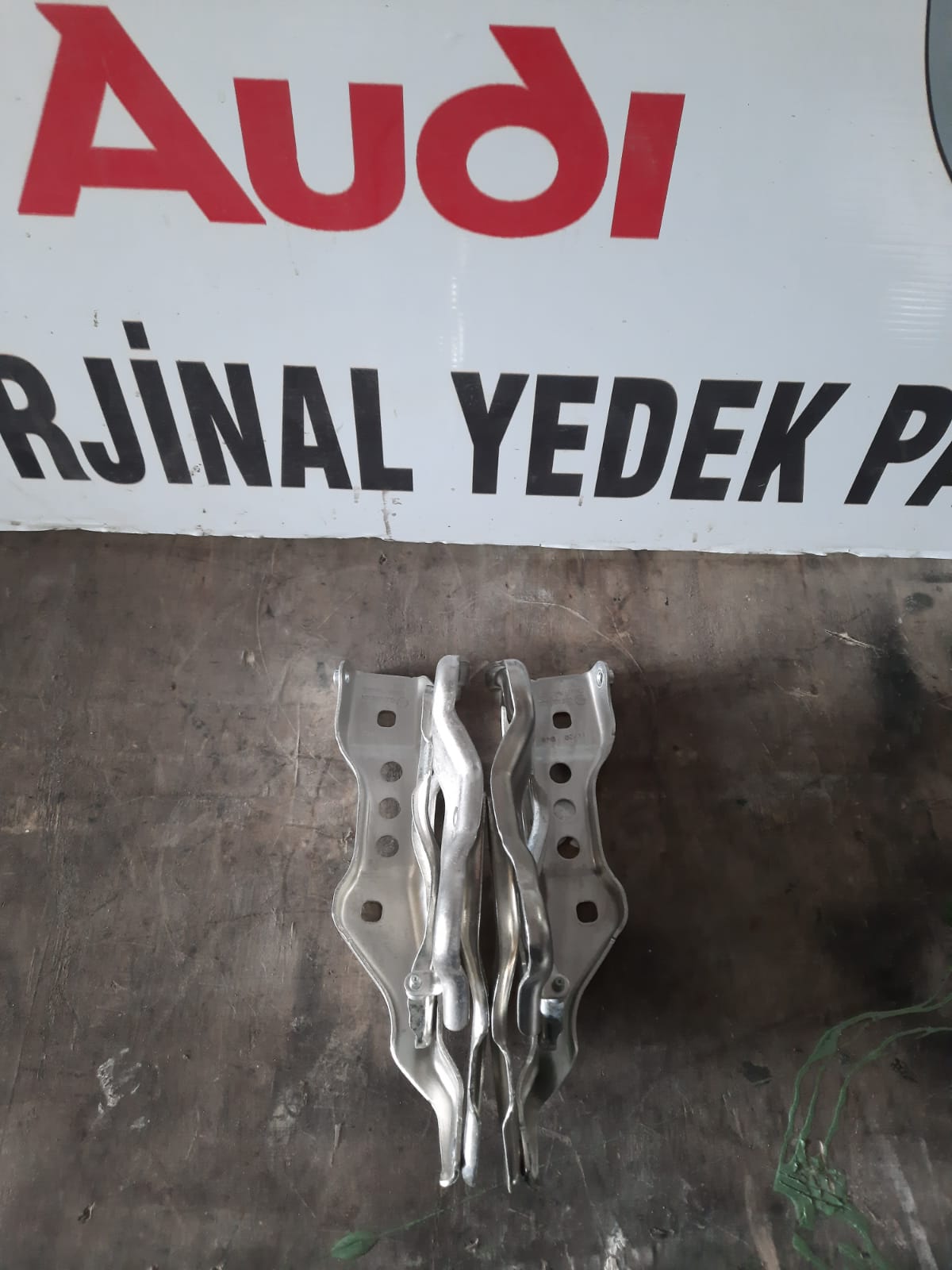 Skoda octavia kaput menteşe